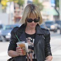 Mena Suvari departs Urth Caffe on Melrose Avenue | Picture 107067